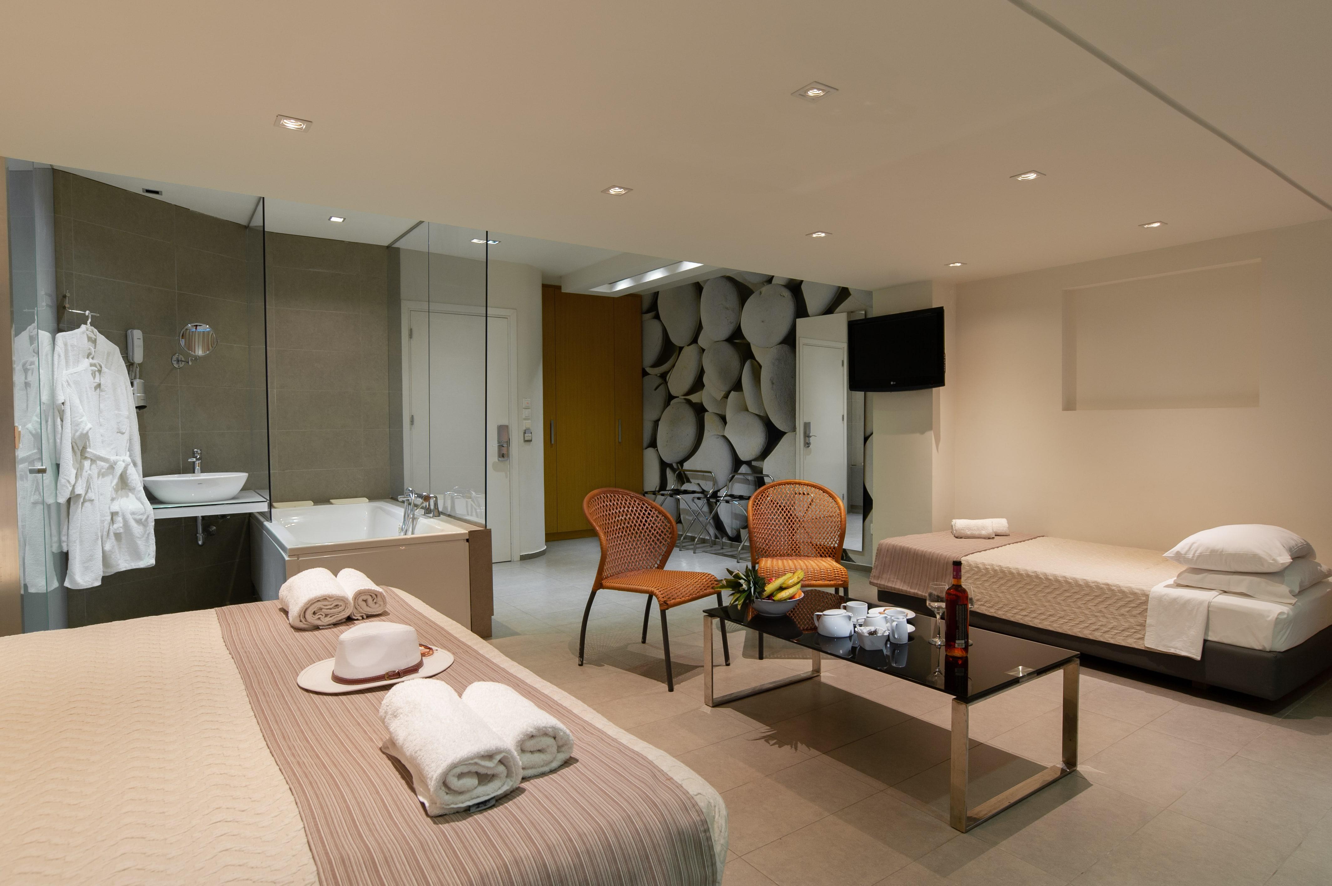 Atlantis Boutique Hotel 4*