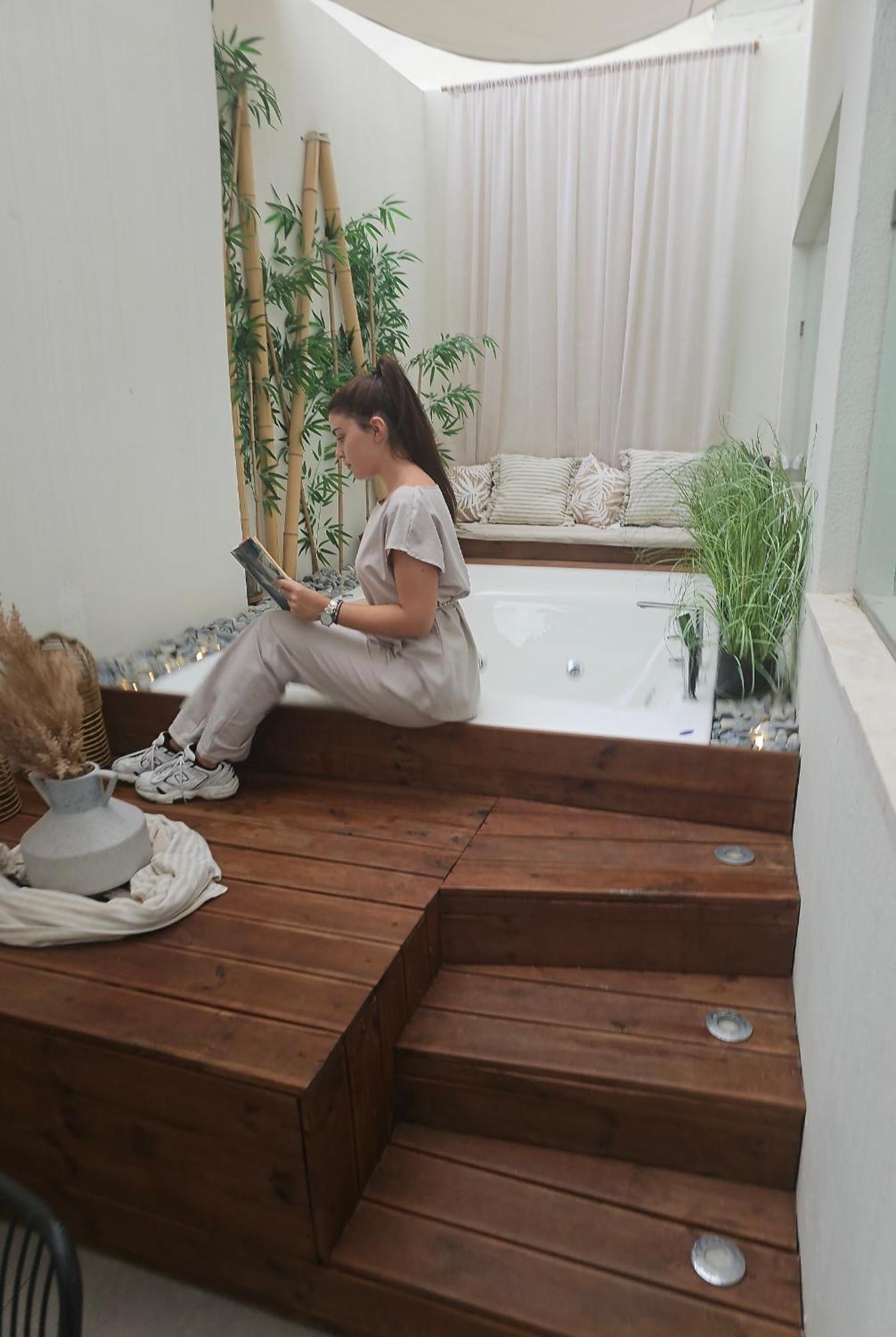 Atlantis Boutique 4*